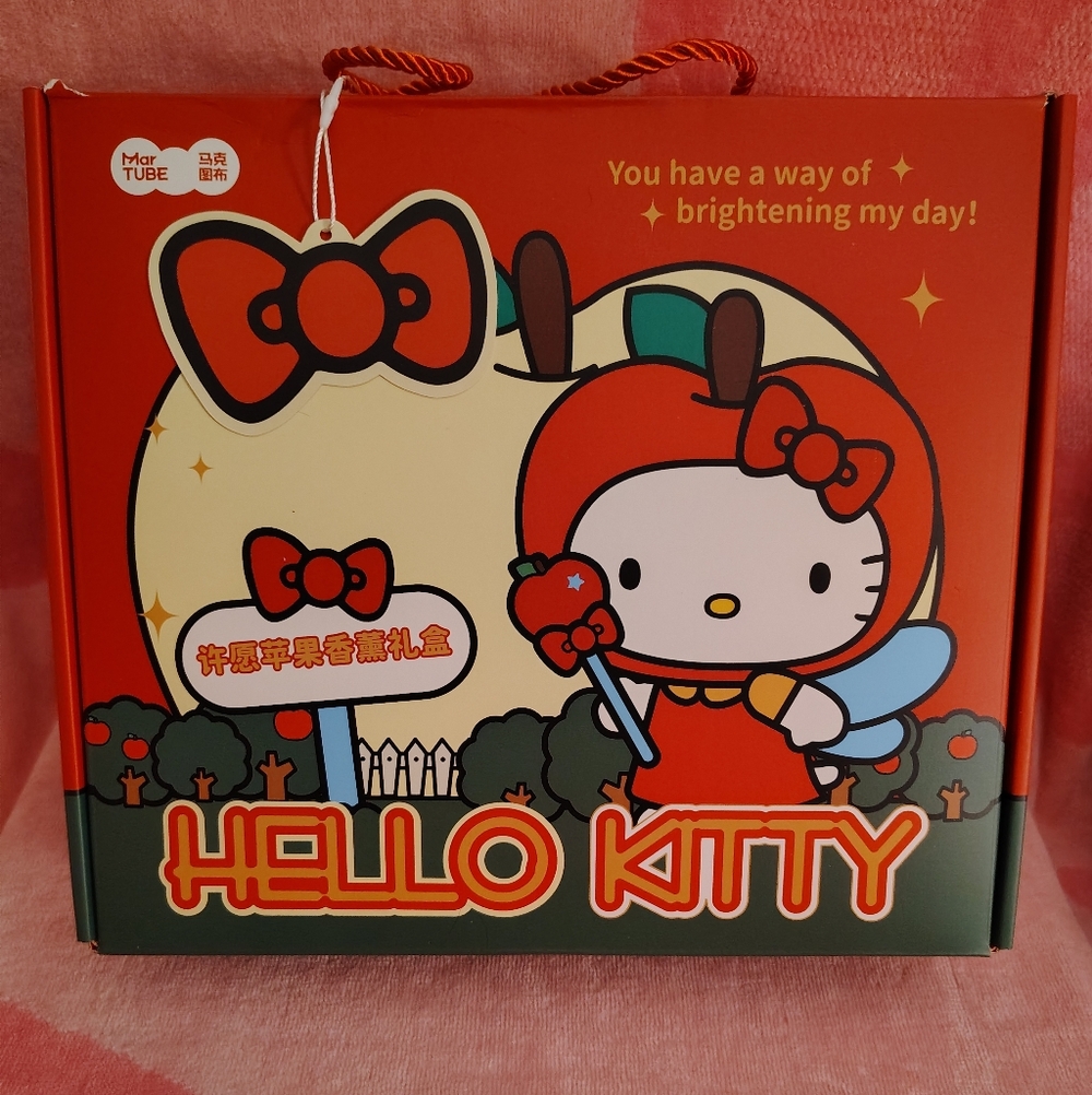 EXCLUSIVE - Hello Kitty x MarTube Aromatherapy Set - Picture 5 of 14